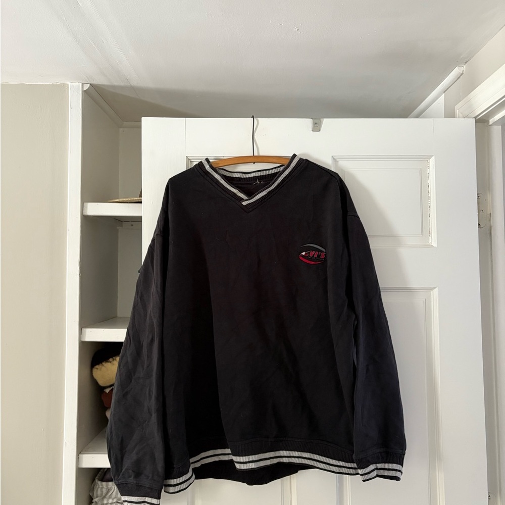 Vintage Levi’s embroidered V neck sweatshirt
